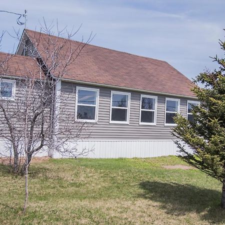 Family Ties Vacation Home - Hopkins House Twillingate Bagian luar foto