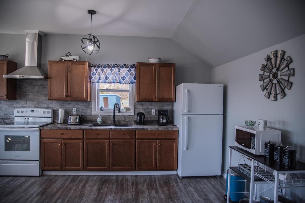 Family Ties Vacation Home - Hopkins House Twillingate Bagian luar foto