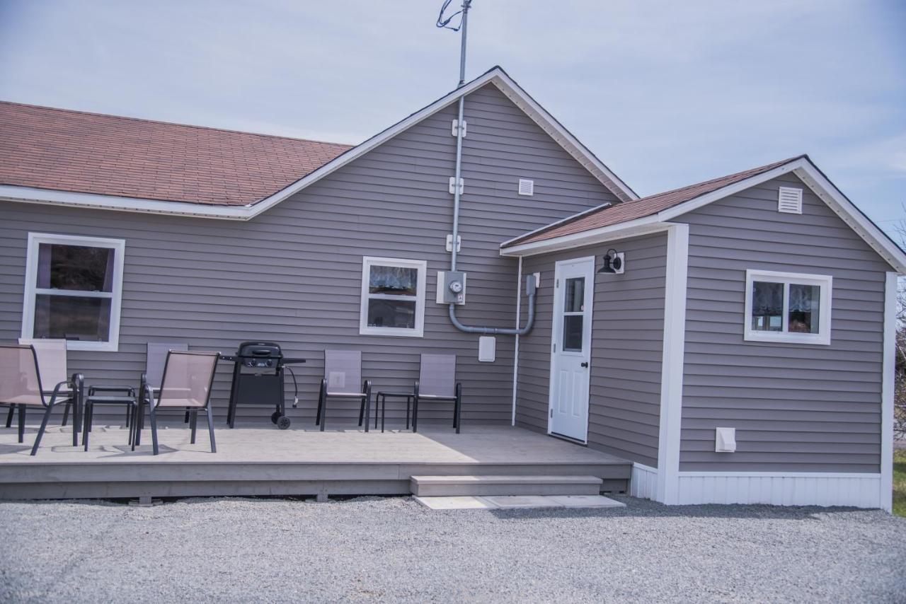 Family Ties Vacation Home - Hopkins House Twillingate Bagian luar foto